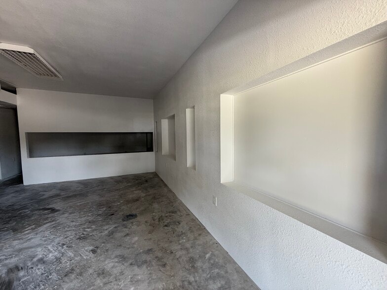 More Photos Of 1305 Lacey Dr, Baytown Contractor Storage Yard For Lease