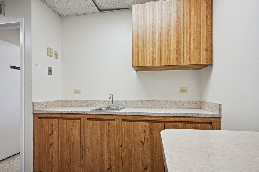 More Photos Of 2117-2123 Klockner Rd, Trenton Medical For Sale