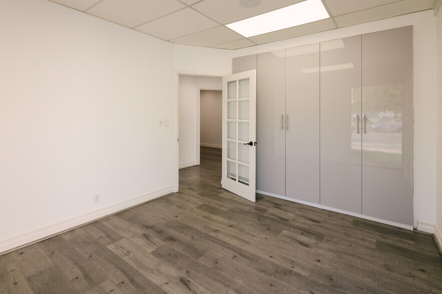 More Photos Of 2505 Canada Blvd, Glendale Office For Lease