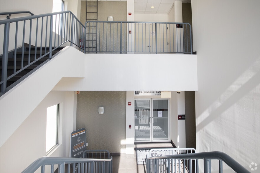 More Photos Of 214 Wall St, Huntington Medical For Lease