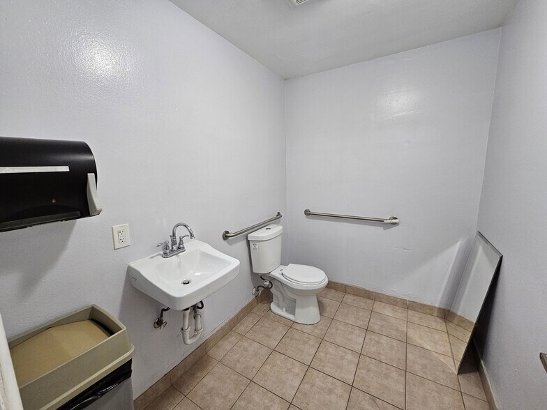 More Photos Of 1376 N Waterman Ave, San Bernardino Medical For Lease