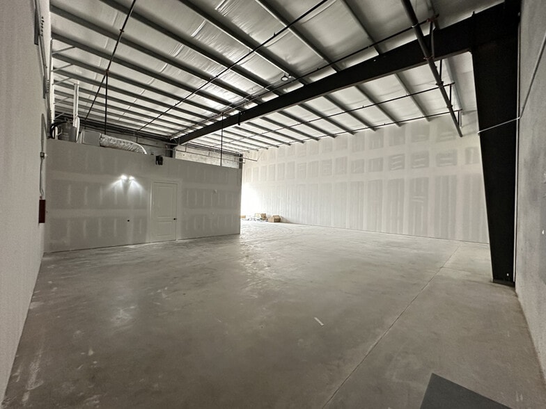 More Photos Of 12425 W Airport Blvd, Sugar Land Light Distribution For Lease
