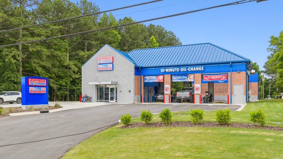 Primary Photo Of 11993 US Highway 431, Guntersville Auto Repair For Sale