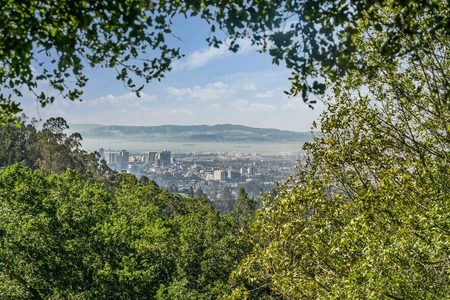 More Photos Of Tunnel Rd. & Broadway Tunnel Fwy, Oakland Land For Sale