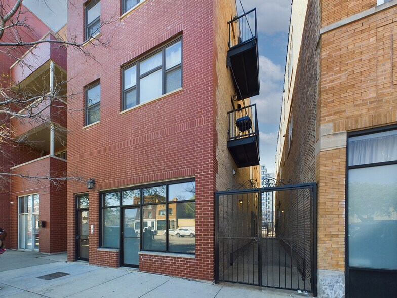 More Photos Of 2064 N Western Ave, Chicago Storefront Retail Residential For Lease