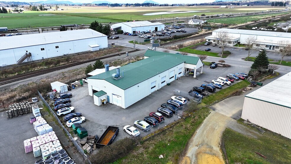 More Photos Of 258 N Hill Blvd, Burlington Auto Repair For Sale