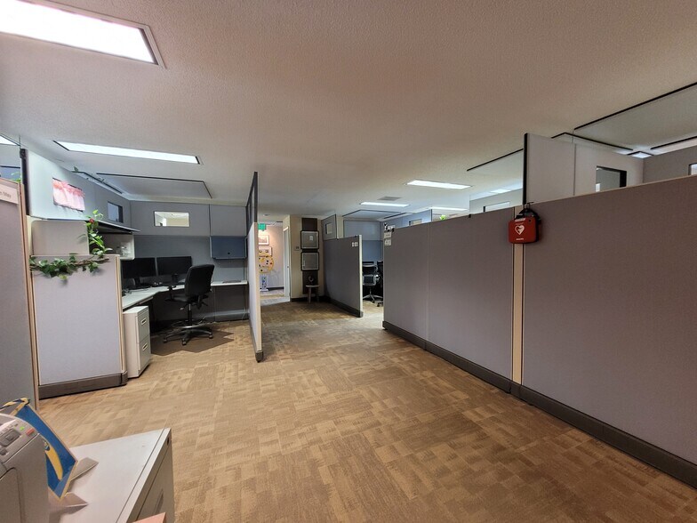 More Photos Of 300-314 W 1st St, Bloomington Office Residential For Sale