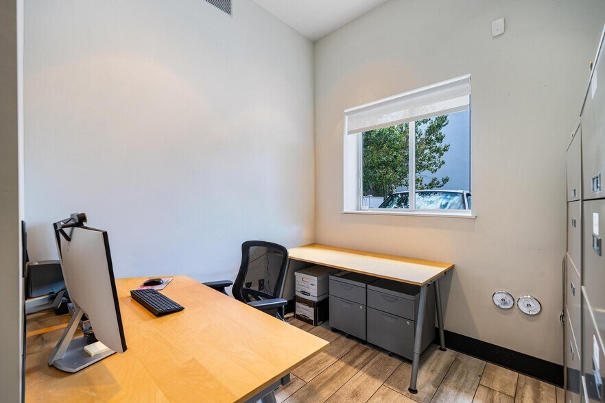 More Photos Of 3305 SW 37th Ave, Miami Office For Sale