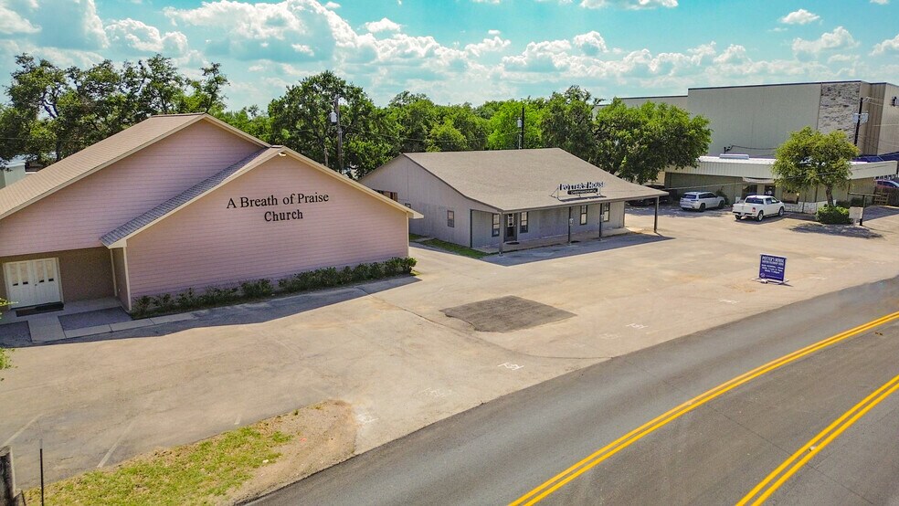 More Photos Of 2701 Sam Bass Rd, Round Rock Self Storage For Lease