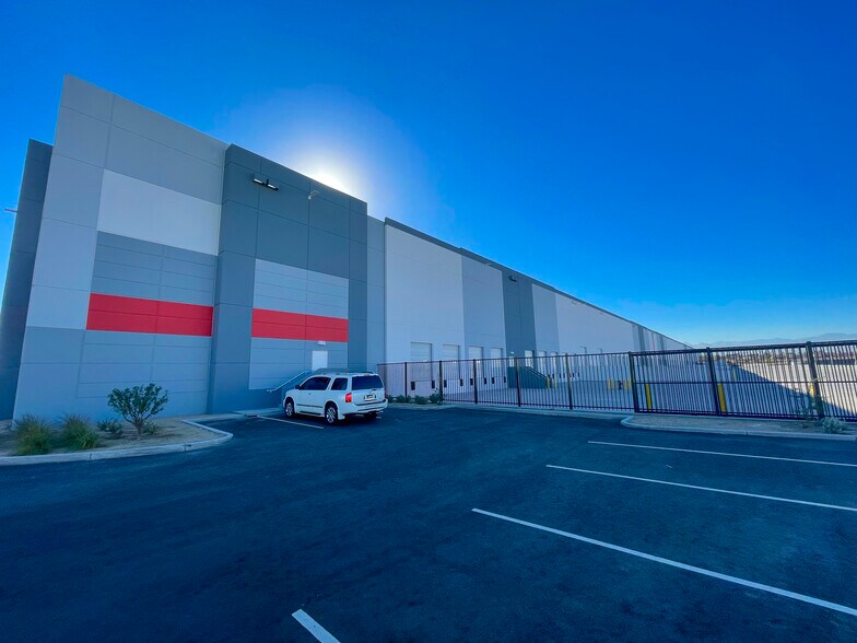 More Photos Of 4230 N 5th St, North Las Vegas Distribution For Lease