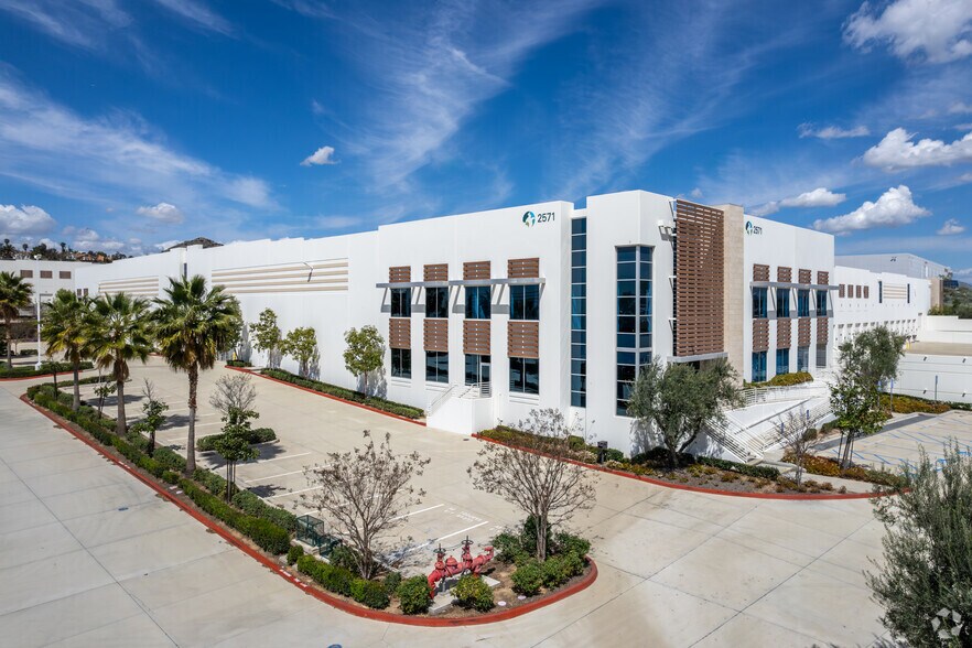 More Photos Of 2565 Sampson Ave, Corona Unknown For Lease