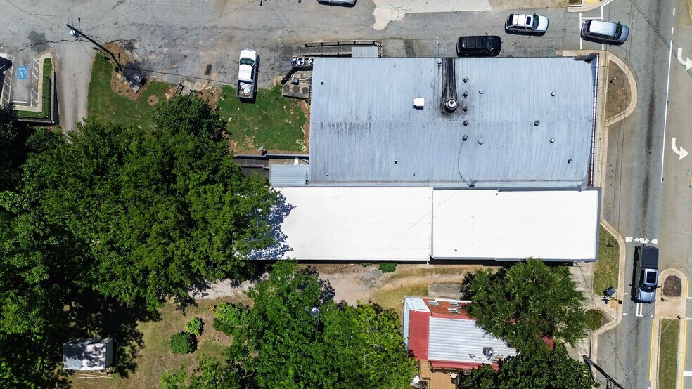 More Photos Of 38 Sycamore St, Jefferson Office For Sale
