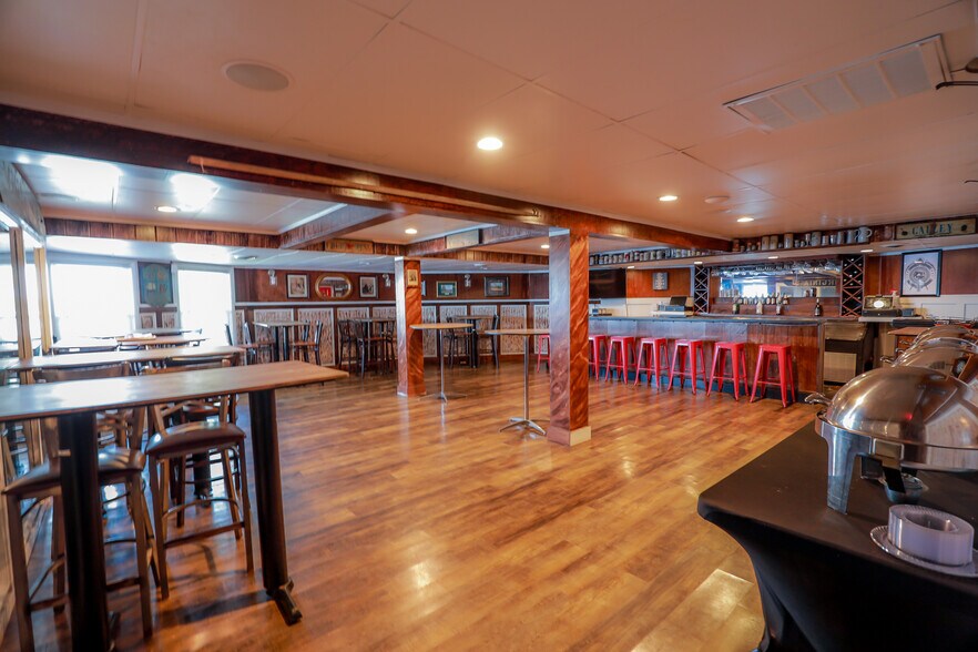 More Photos Of 700 Jordan Point Rd, Hopewell Restaurant For Sale