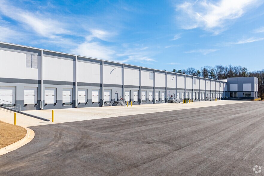 More Photos Of 1350 Six Flags Rd, Lithia Springs Warehouse For Lease