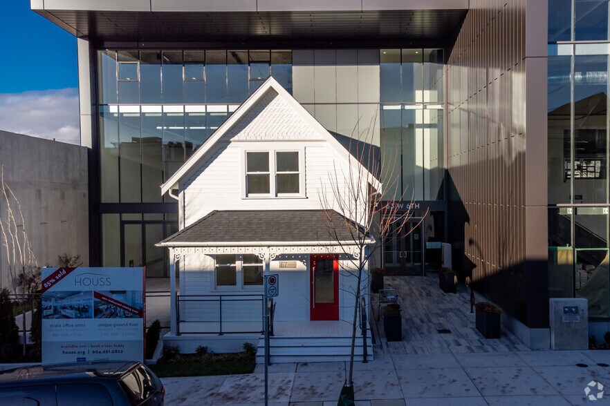 More Photos Of 63 6 Th Av W, Vancouver Medical For Sale