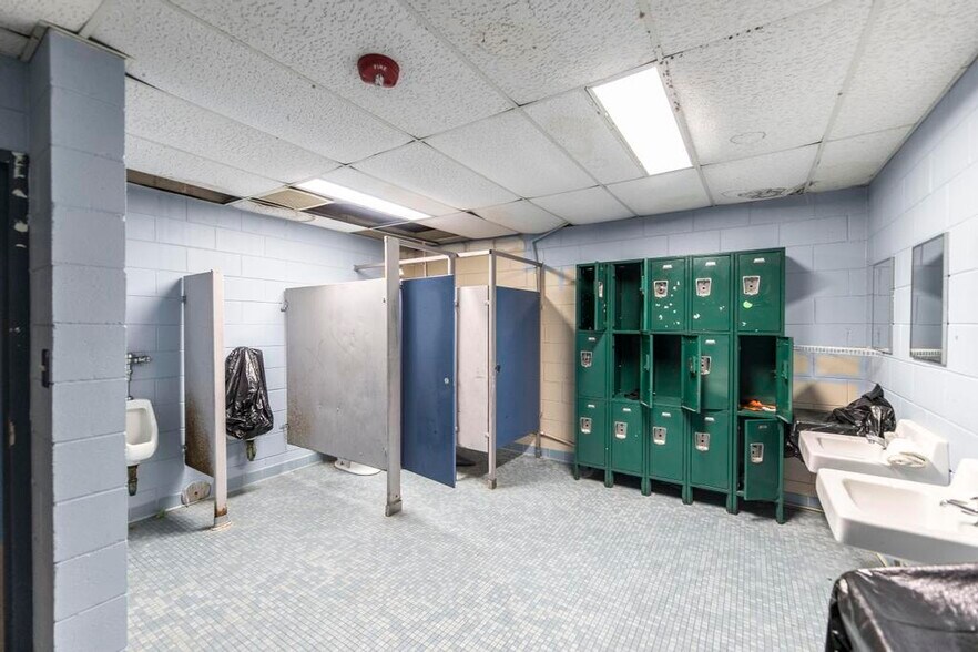 More Photos Of 2270 Shurling Dr, Macon-Bibb Religious Facility For Sale