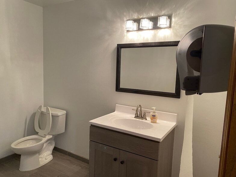 More Photos Of 14665 Lisbon Rd, Brookfield Medical For Lease