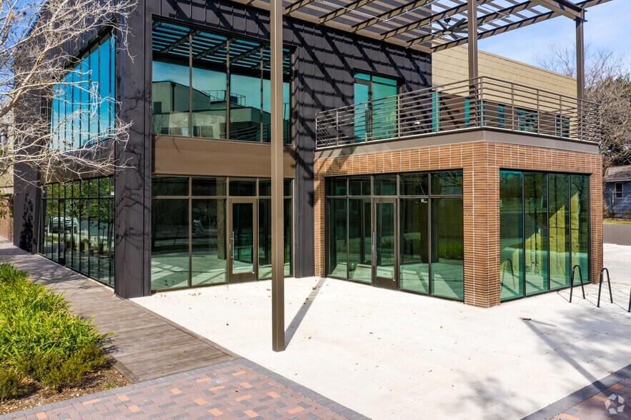 More Photos Of 31 Navasota St, Austin Office For Lease