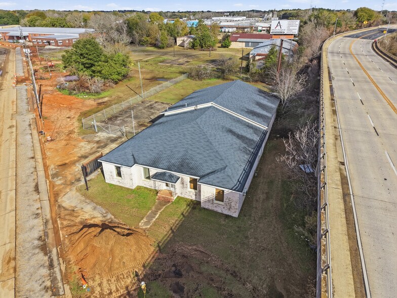 More Photos Of 401 Hodges Ave, Albany Industrial For Sale