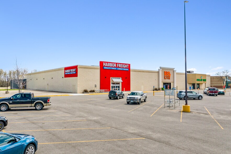 More Photos Of 2614 Bridge Ave, Albert Lea Freestanding For Lease