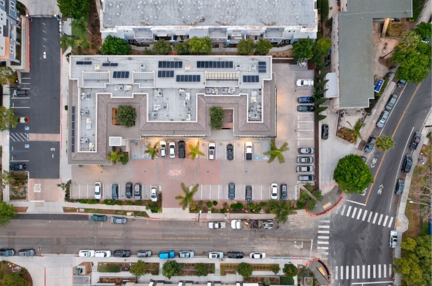 More Photos Of 3555-3575 Kenyon St, San Diego Medical For Lease