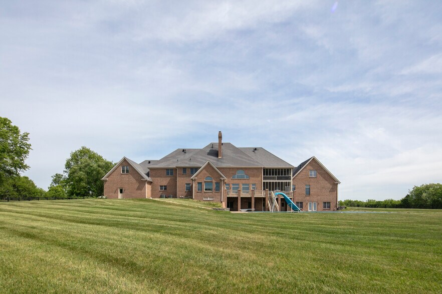 More Photos Of 4664 Lexington Rd, Winchester Specialty For Sale