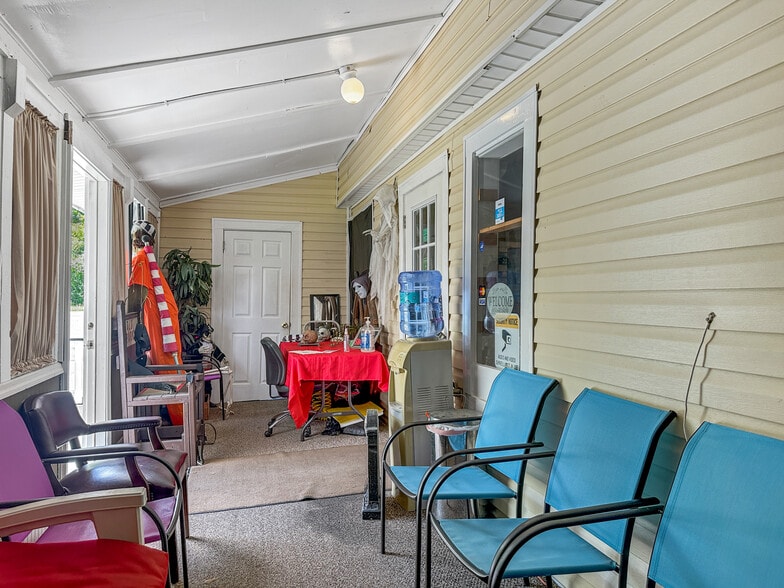 More Photos Of 1505 S Hwy 95A, Cantonment Freestanding For Sale