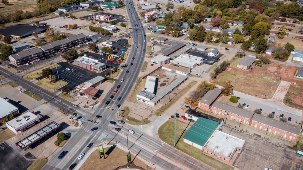 More Photos Of 800 N Main St, Stillwater Office For Sale