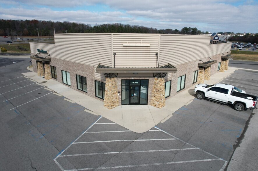 Primary Photo Of 1830 Lee Ave SW, Cullman Freestanding For Sale