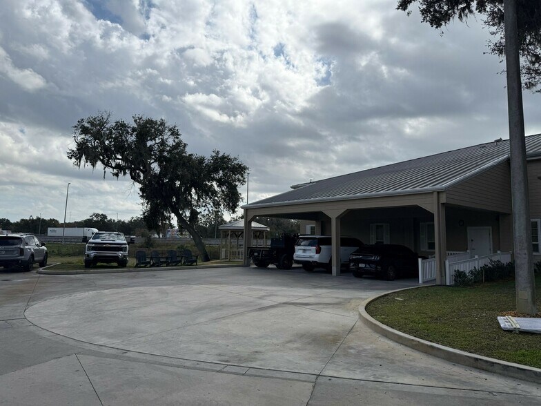 More Photos Of 2502 N Frontage Rd, Plant City Warehouse For Lease