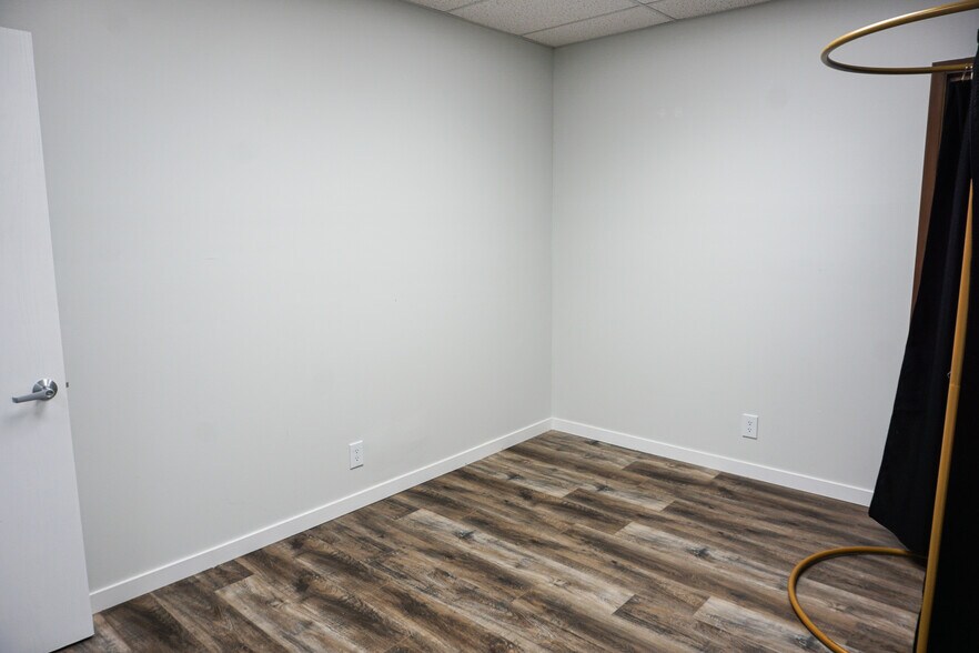 More Photos Of 1800 Woodfield Dr, Savoy Office For Lease