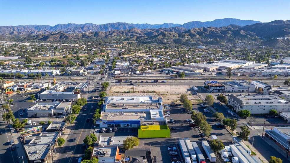 More Photos Of 8124-8144 Sunland Blvd, Sun Valley Freestanding For Lease
