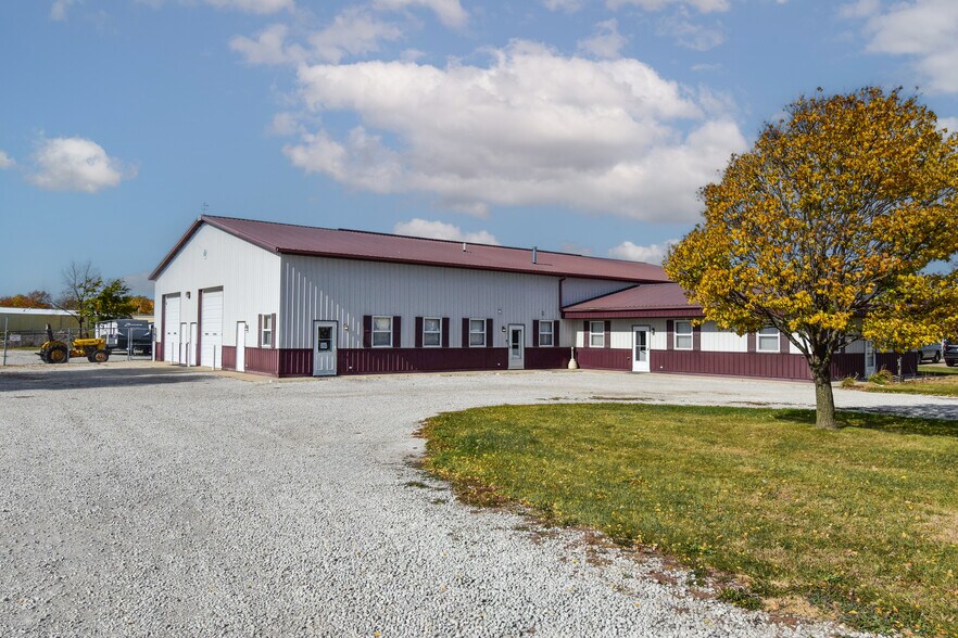 More Photos Of 1311 N Division St, Pontiac Warehouse For Lease
