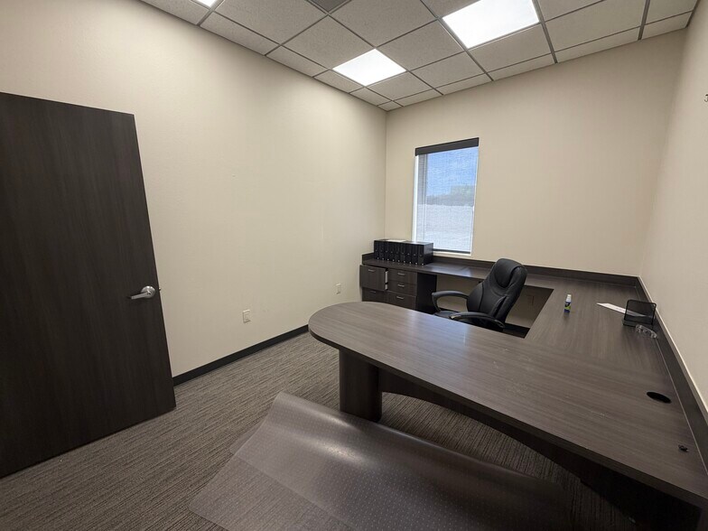 More Photos Of 4022 Louetta Rd, Spring Auto Dealership For Lease