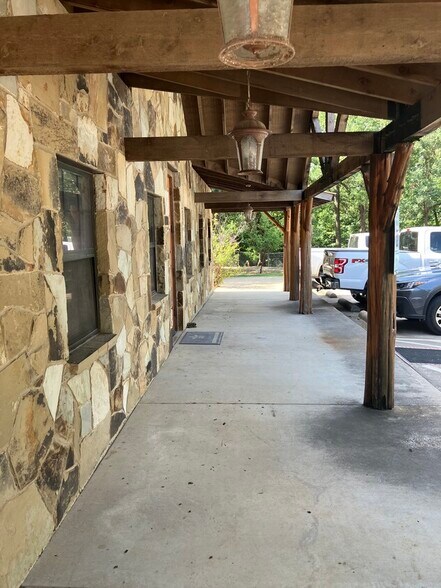 More Photos Of 3009 Sandy Ln, Fort Worth Warehouse For Sale