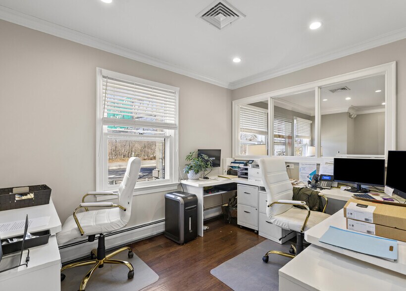 More Photos Of 584 State Rt 17, Ridgewood Office Residential For Lease