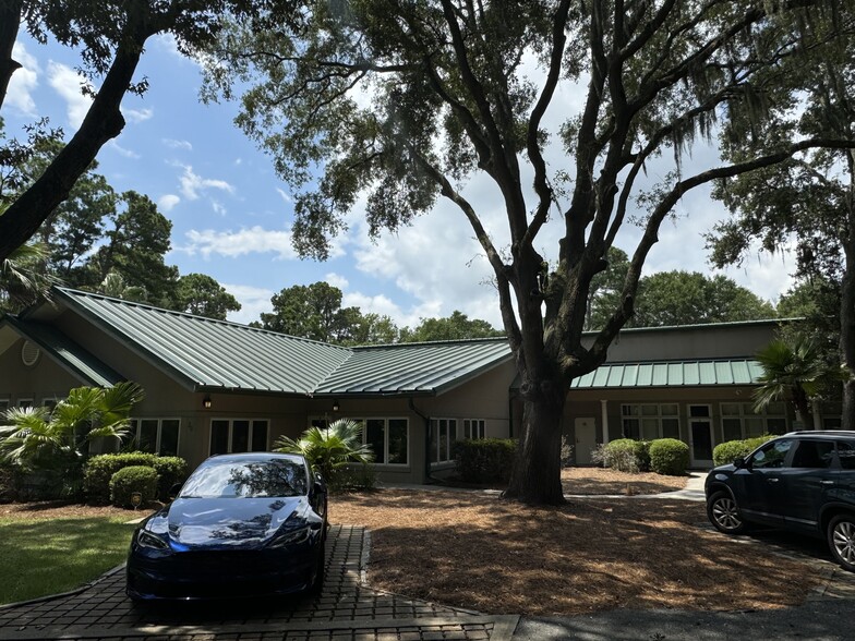 Primary Photo Of 30 Trellis Ct, Hilton Head Island Distribution For Lease