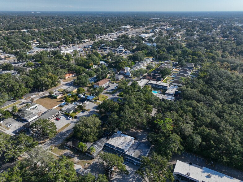 More Photos Of 307 S Parsons Ave, Brandon Storefront For Lease