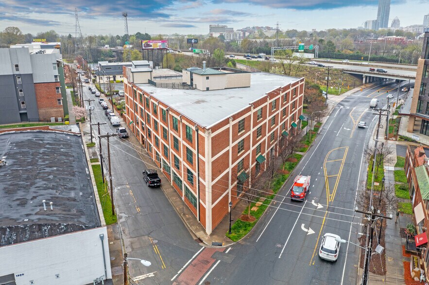 More Photos Of 1230 W Morehead St, Charlotte Loft Creative Space For Lease