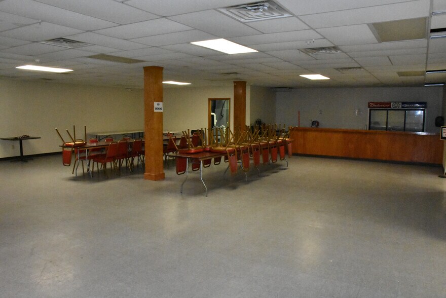 More Photos Of 18208 Cussewago Rd, Meadville Restaurant For Sale