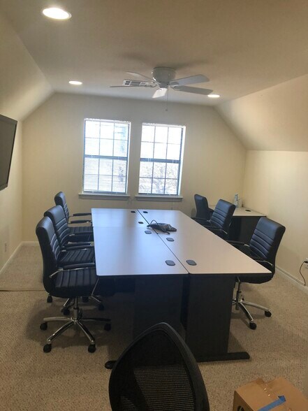 More Photos Of 4225 E Highway 290, Dripping Springs Office For Sale
