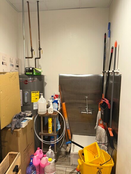 More Photos Of 1501 N Broad St, Philadelphia Freestanding For Lease