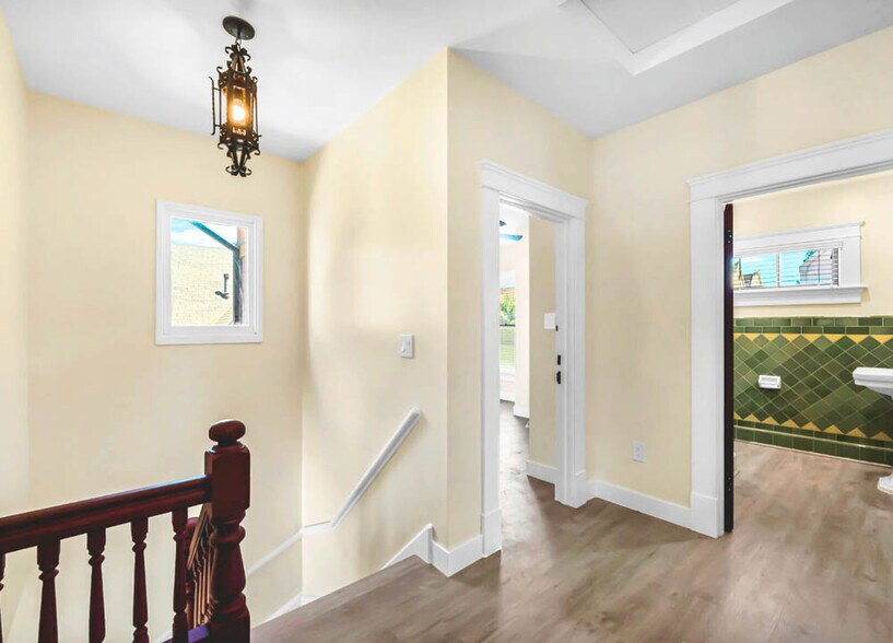 More Photos Of 1140 W 25th St, Los Angeles Multifamily For Sale