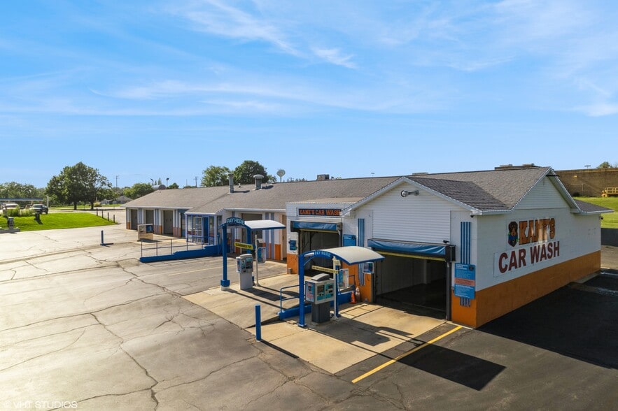 More Photos Of 731 Midwest Ct, Freeport Carwash For Sale