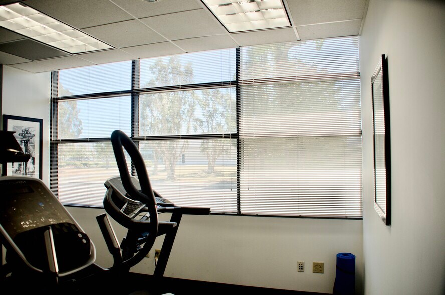 More Photos Of 1501 Hughes Way, Long Beach Office Residential For Lease