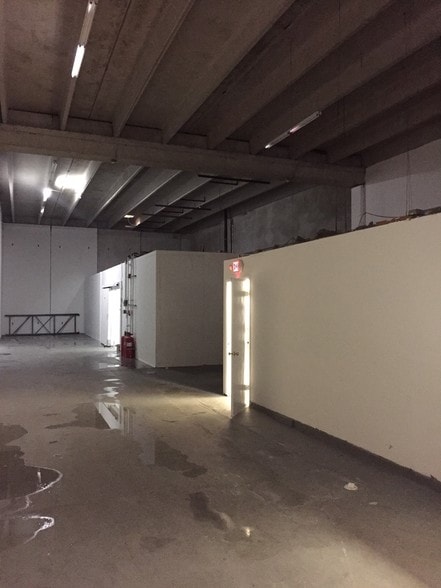 More Photos Of 2600-2634 NW 72nd Ave, Miami Warehouse For Lease