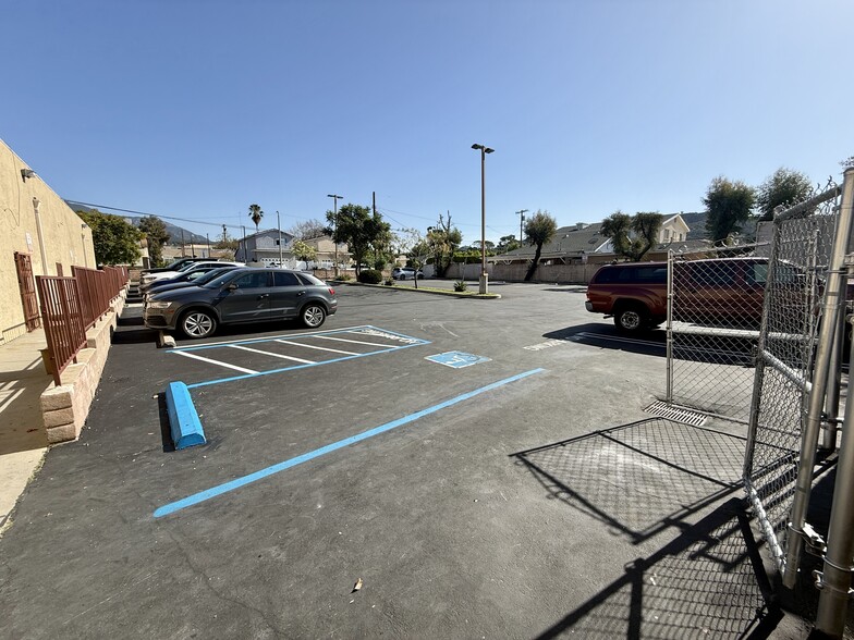 More Photos Of 7902-7912 Foothill Blvd, Sunland Freestanding For Lease