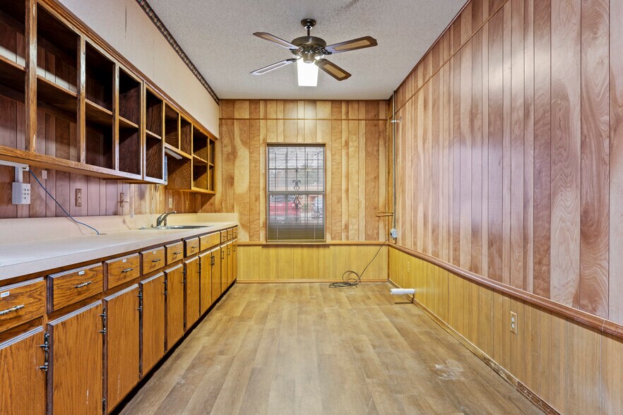 More Photos Of 71 Colt Square Dr, Fayetteville Loft Creative Space For Sale