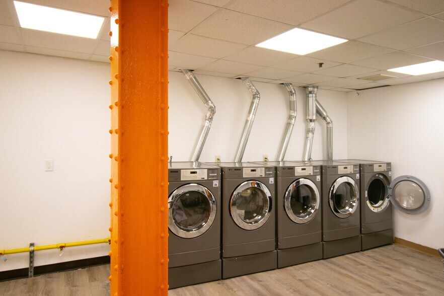 More Photos Of 11-15 Clinton St, Newark Apartments For Lease