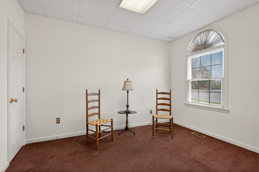More Photos Of 519 Darby Creek Rd, Lexington Office For Sale